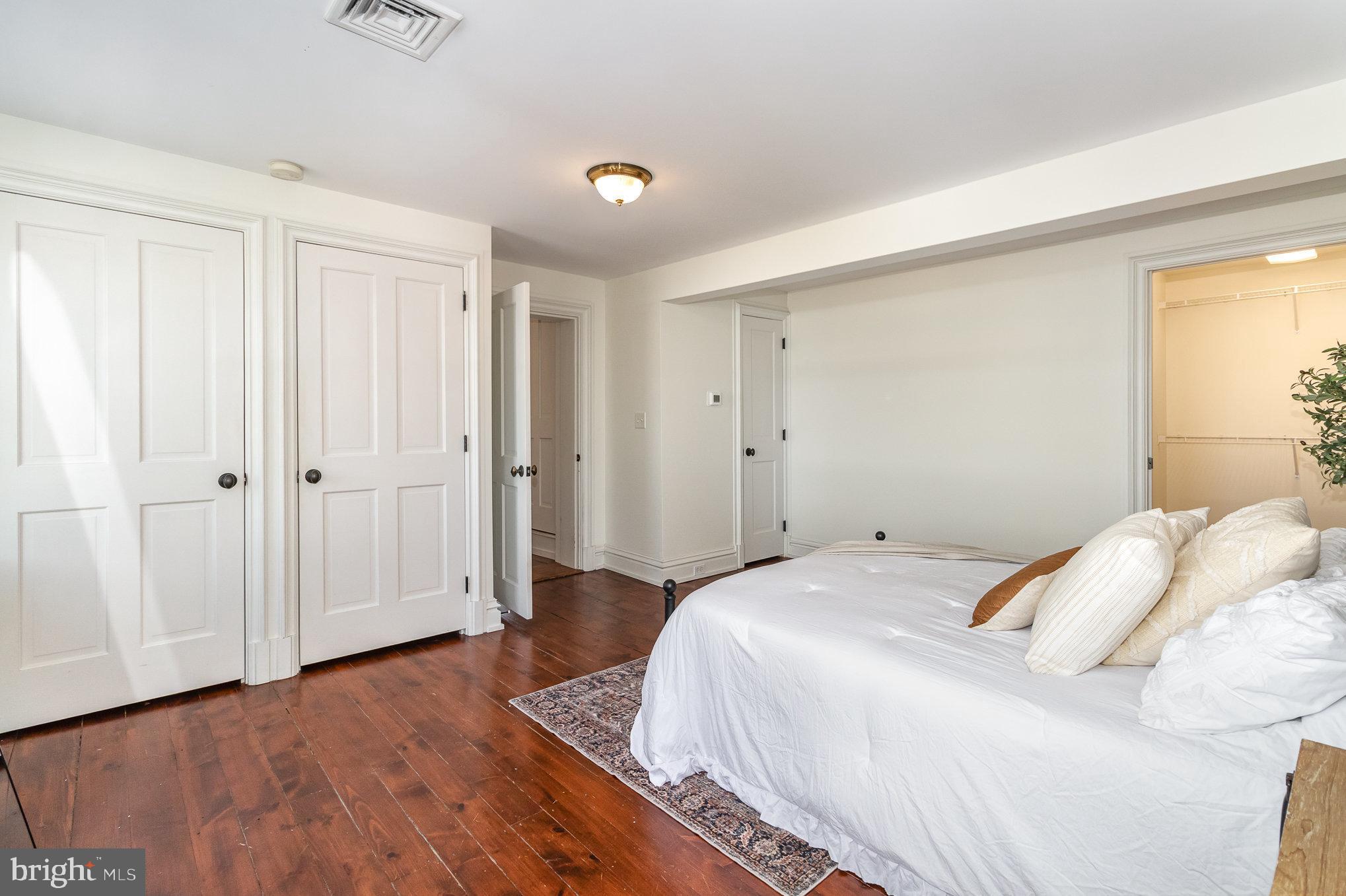 308 E Derry Rd