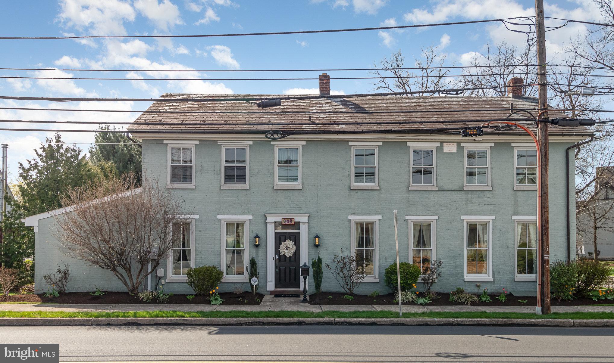 308 E Derry Rd