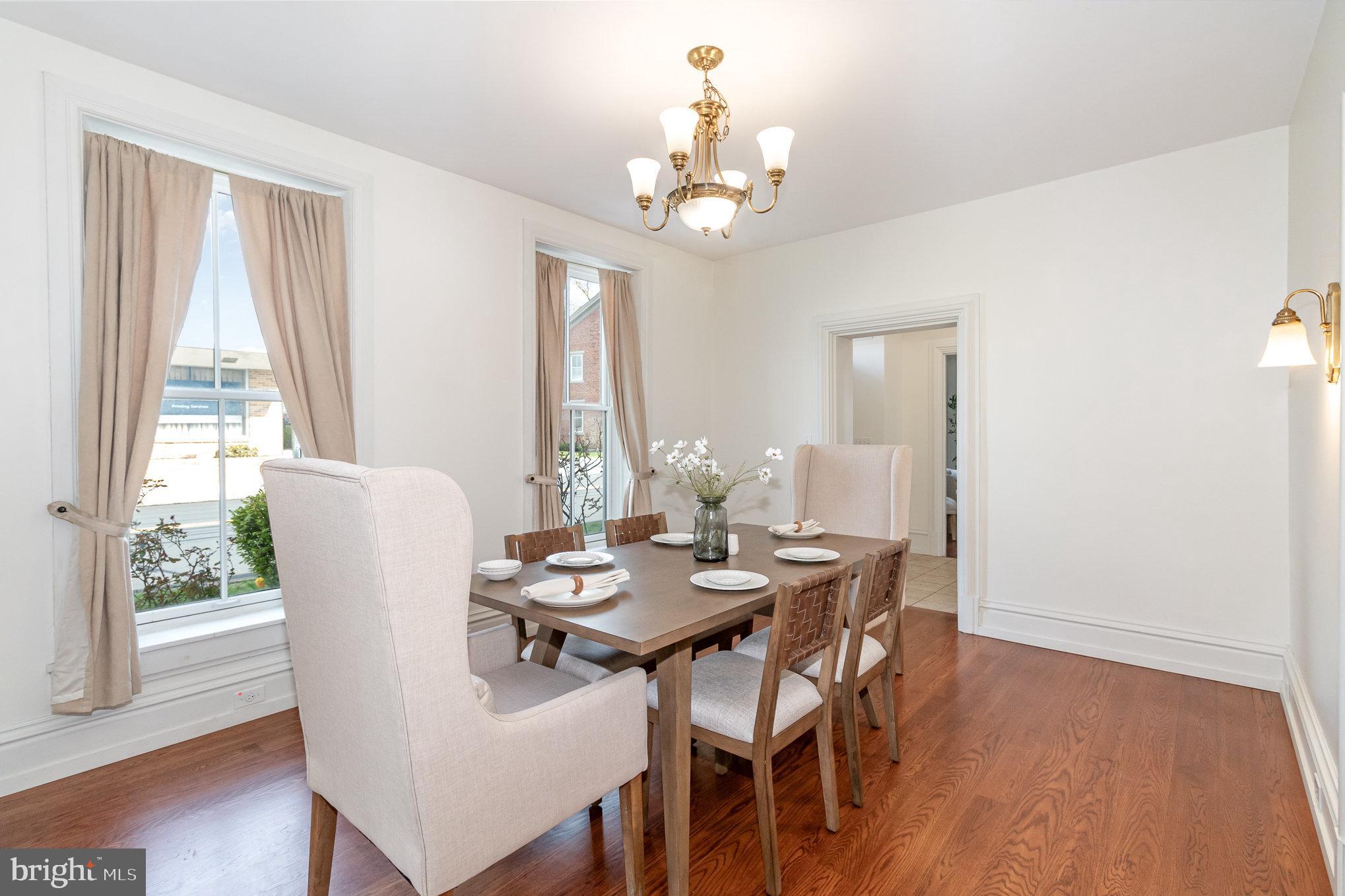 308 E Derry Rd