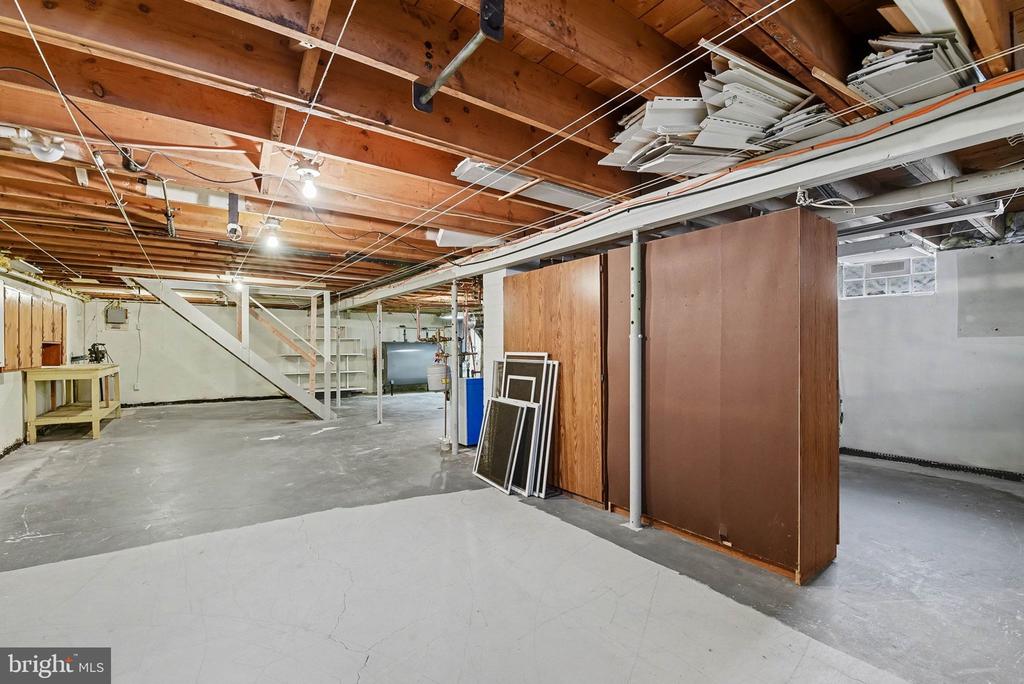 730 SHADY DRIVE