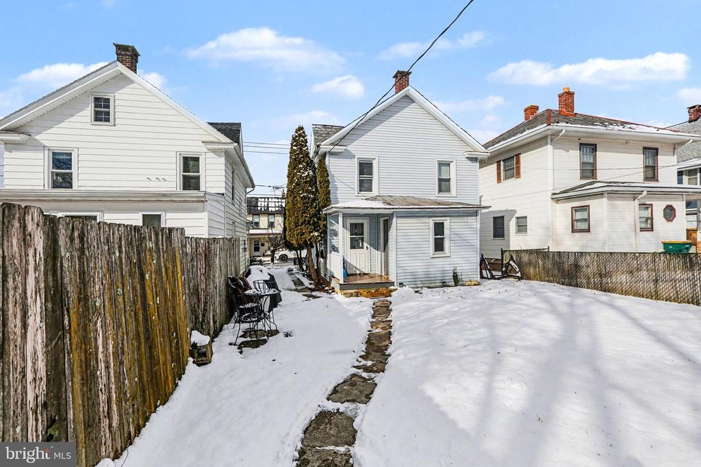 348 E DERRY ROAD