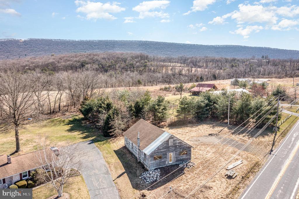 543 MOUNTAIN HOUSE ROAD