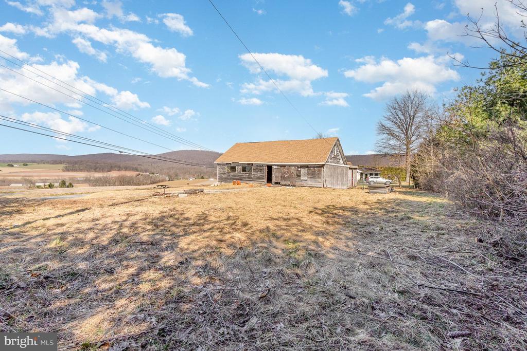 543 MOUNTAIN HOUSE ROAD