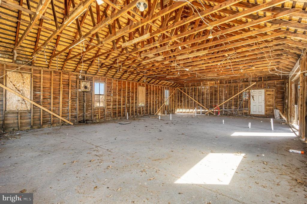 543 MOUNTAIN HOUSE ROAD