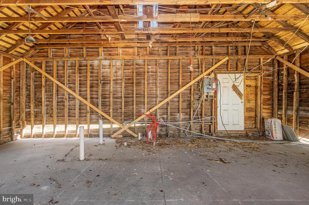 543 MOUNTAIN HOUSE ROAD
