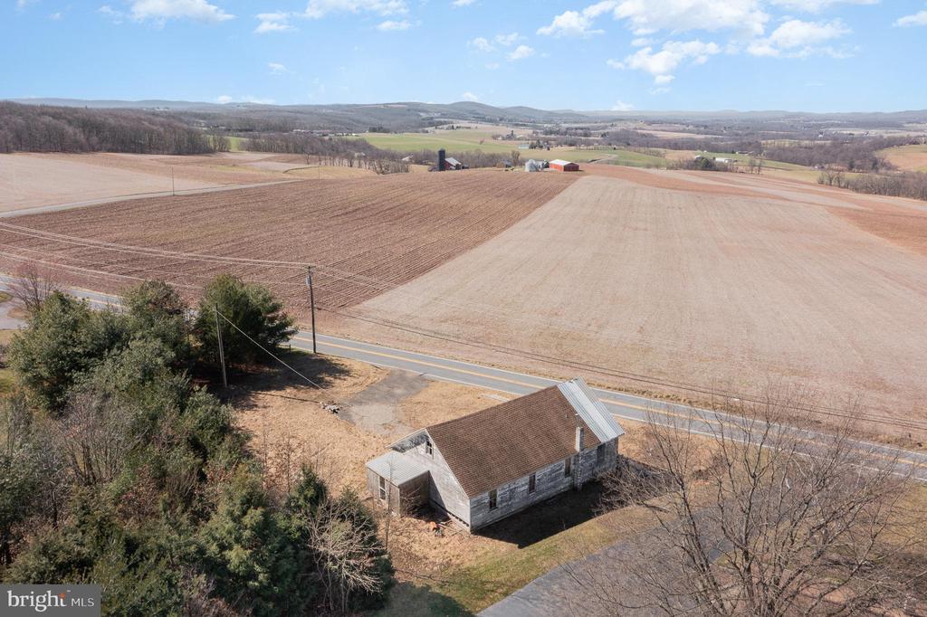 543 MOUNTAIN HOUSE ROAD