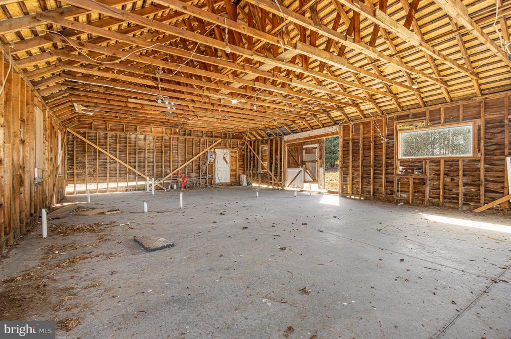 543 MOUNTAIN HOUSE ROAD