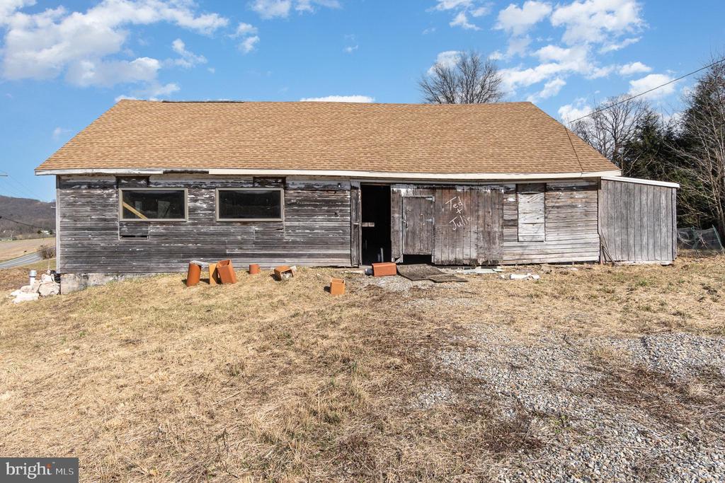 543 MOUNTAIN HOUSE ROAD