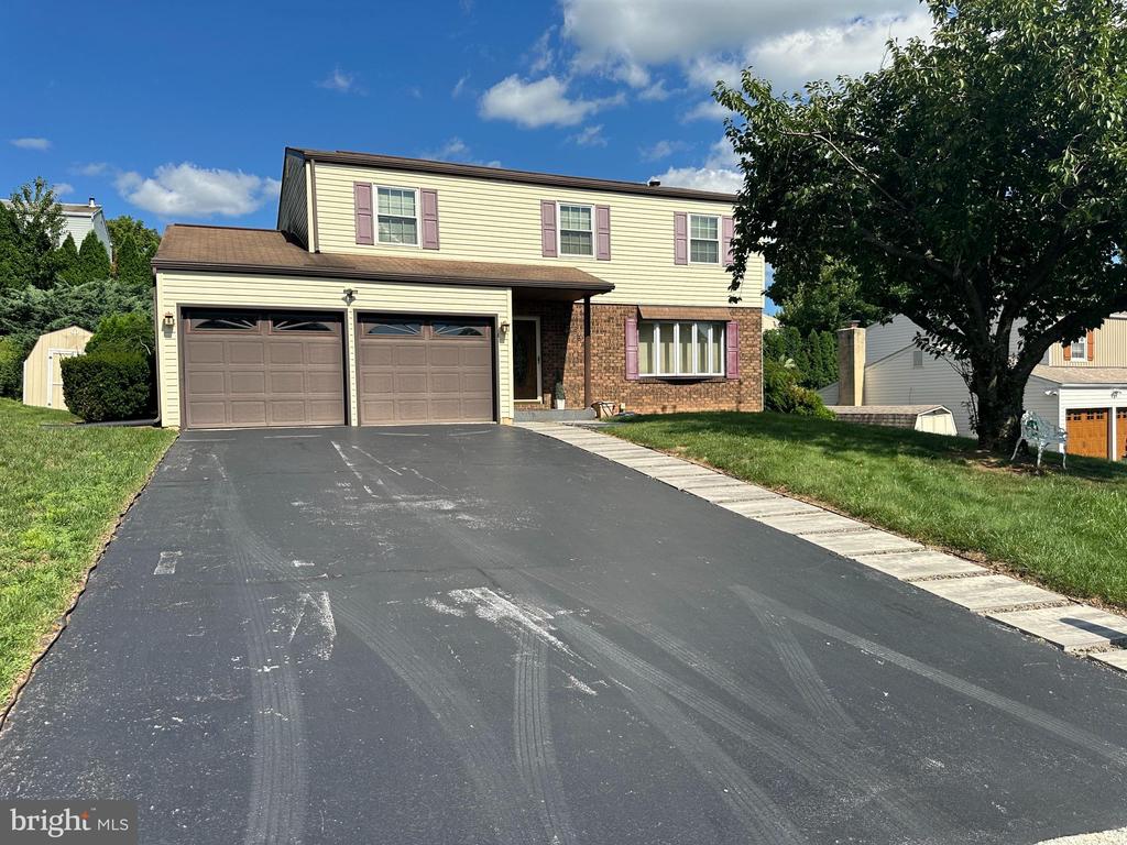 566 THRUSH COURT