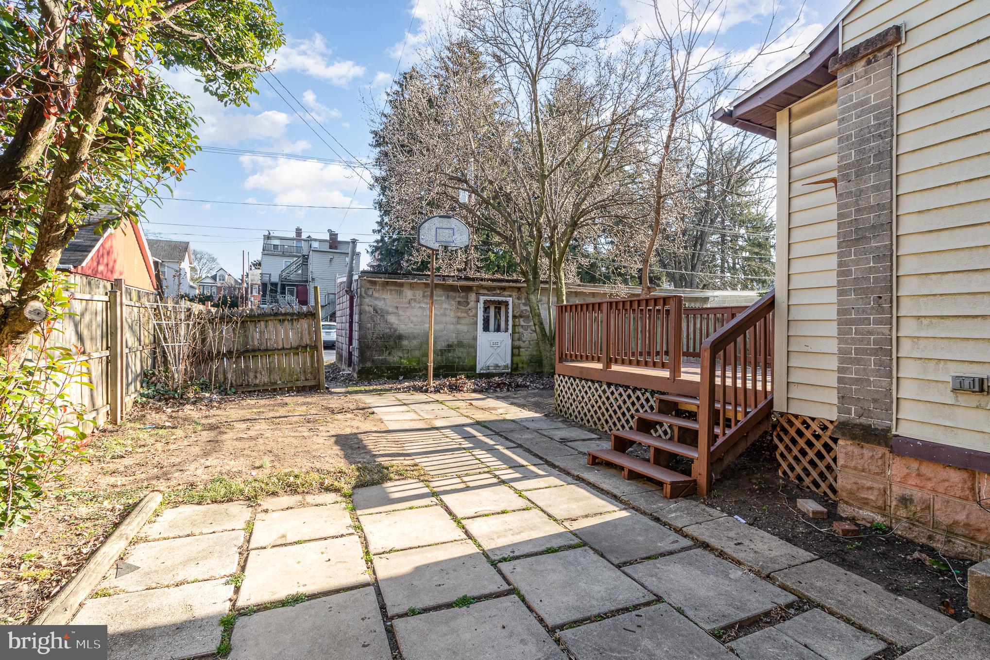 532 Poplar Ave