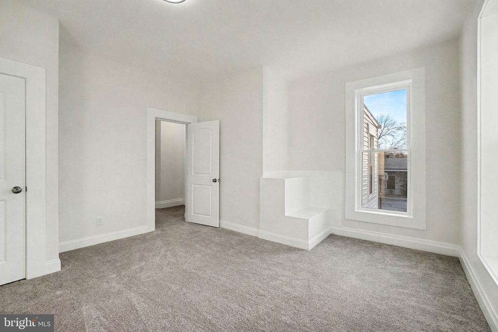 35 N FRANKLIN STREET