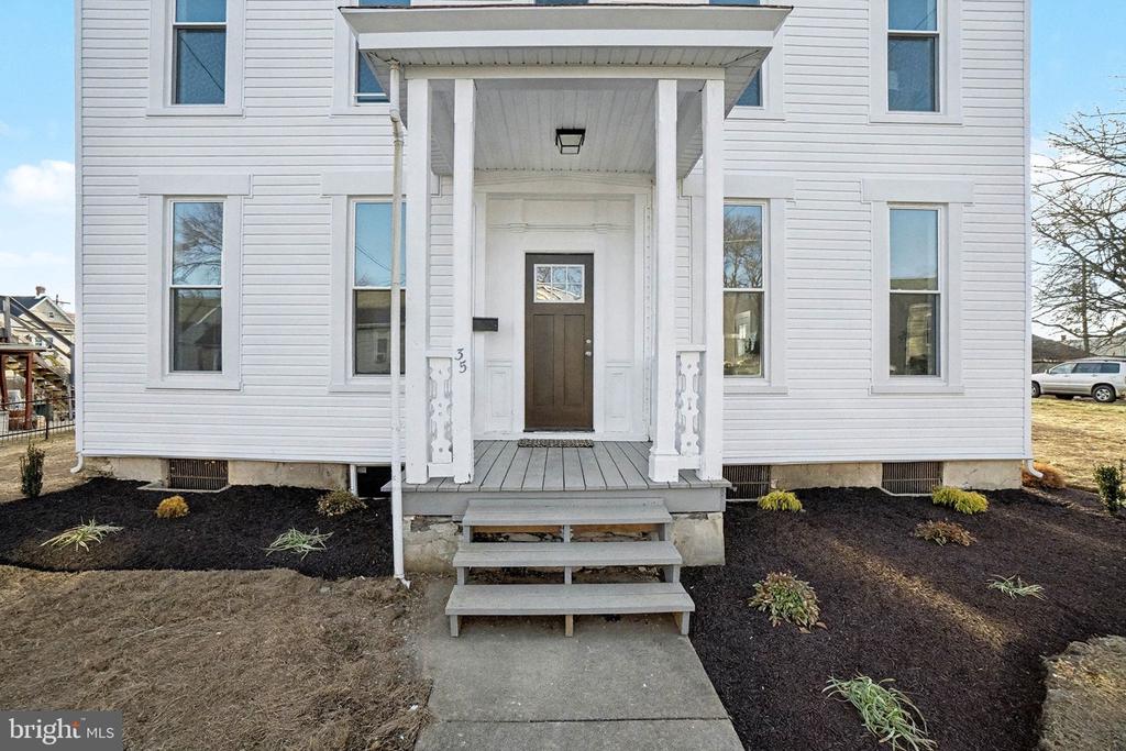 35 N FRANKLIN STREET
