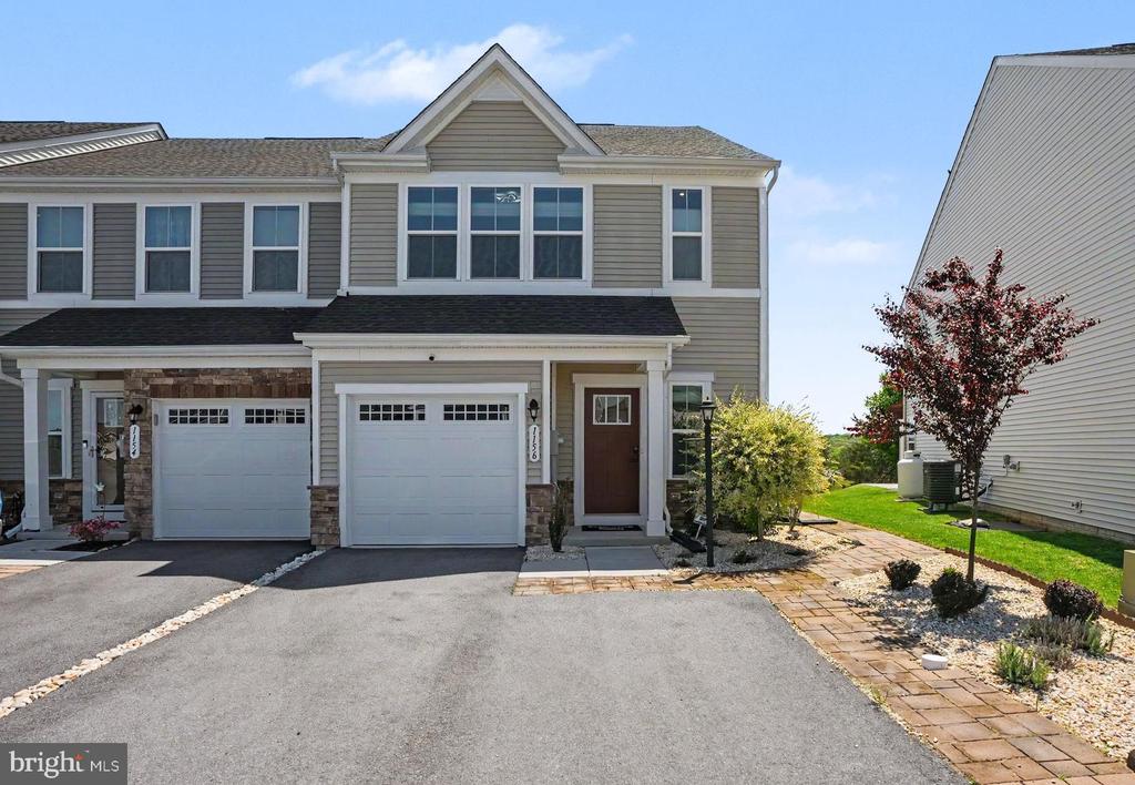 1156 EMILYS COURT