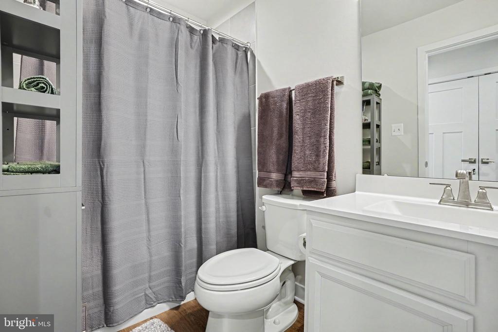 1156 EMILYS COURT