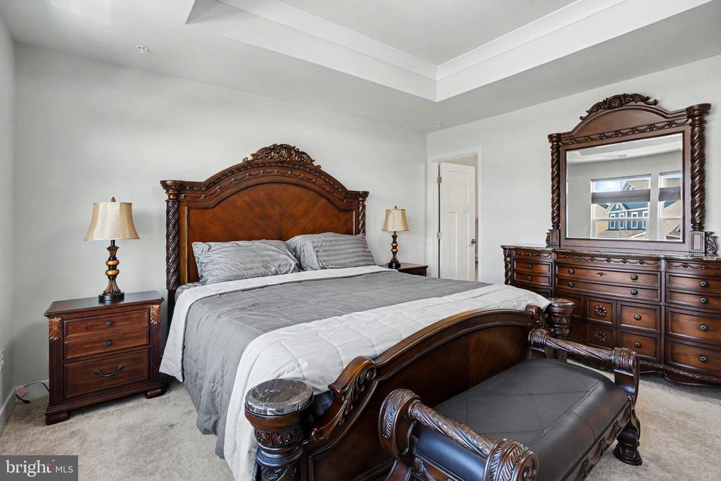 1156 EMILYS COURT