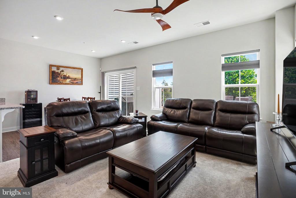 1156 EMILYS COURT