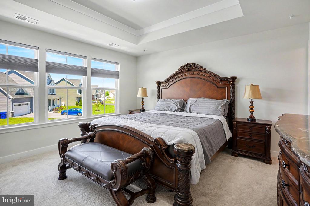 1156 EMILYS COURT