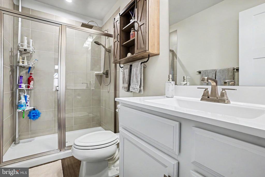 1156 EMILYS COURT