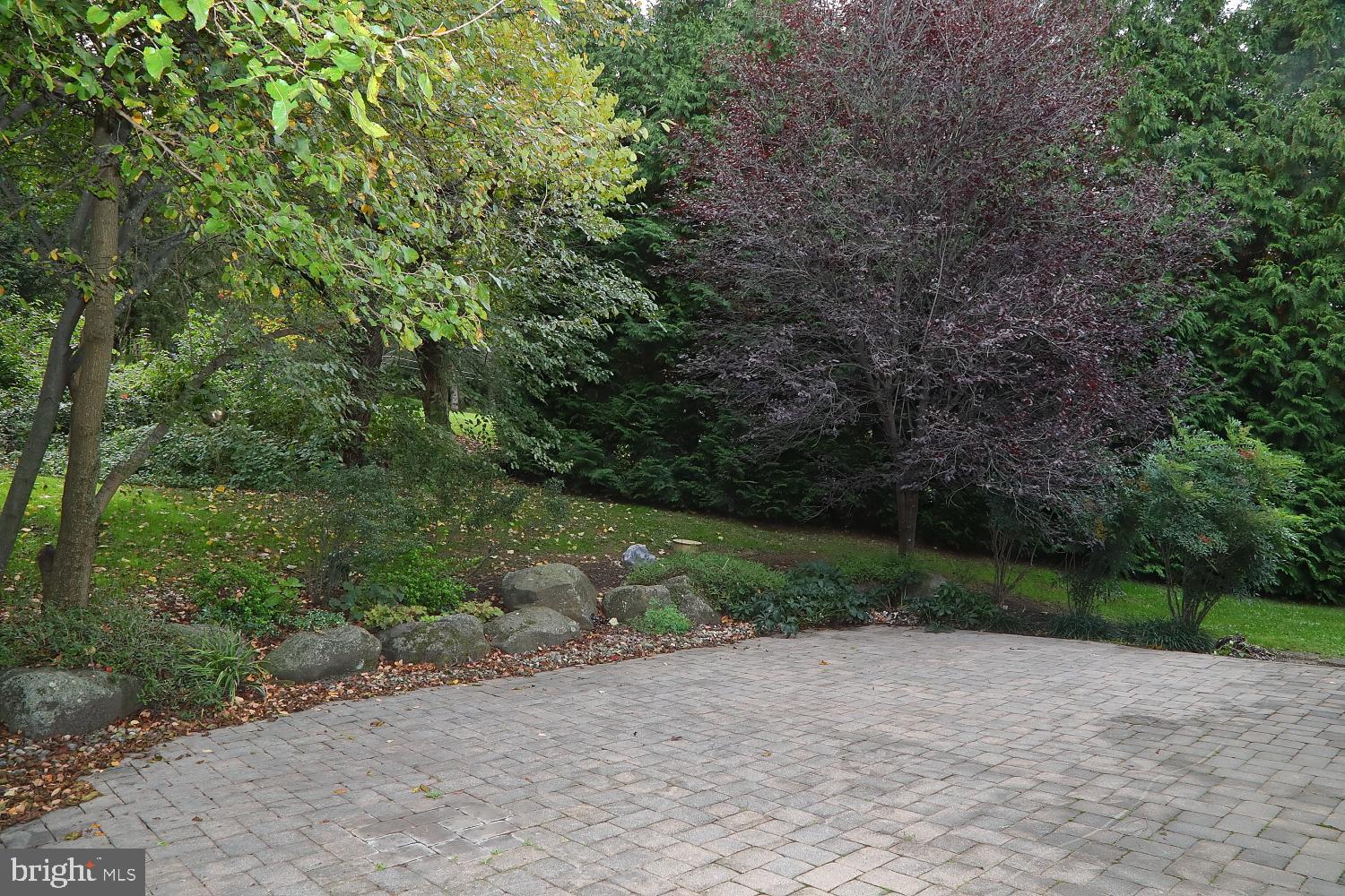 1328 Edgewood Dr