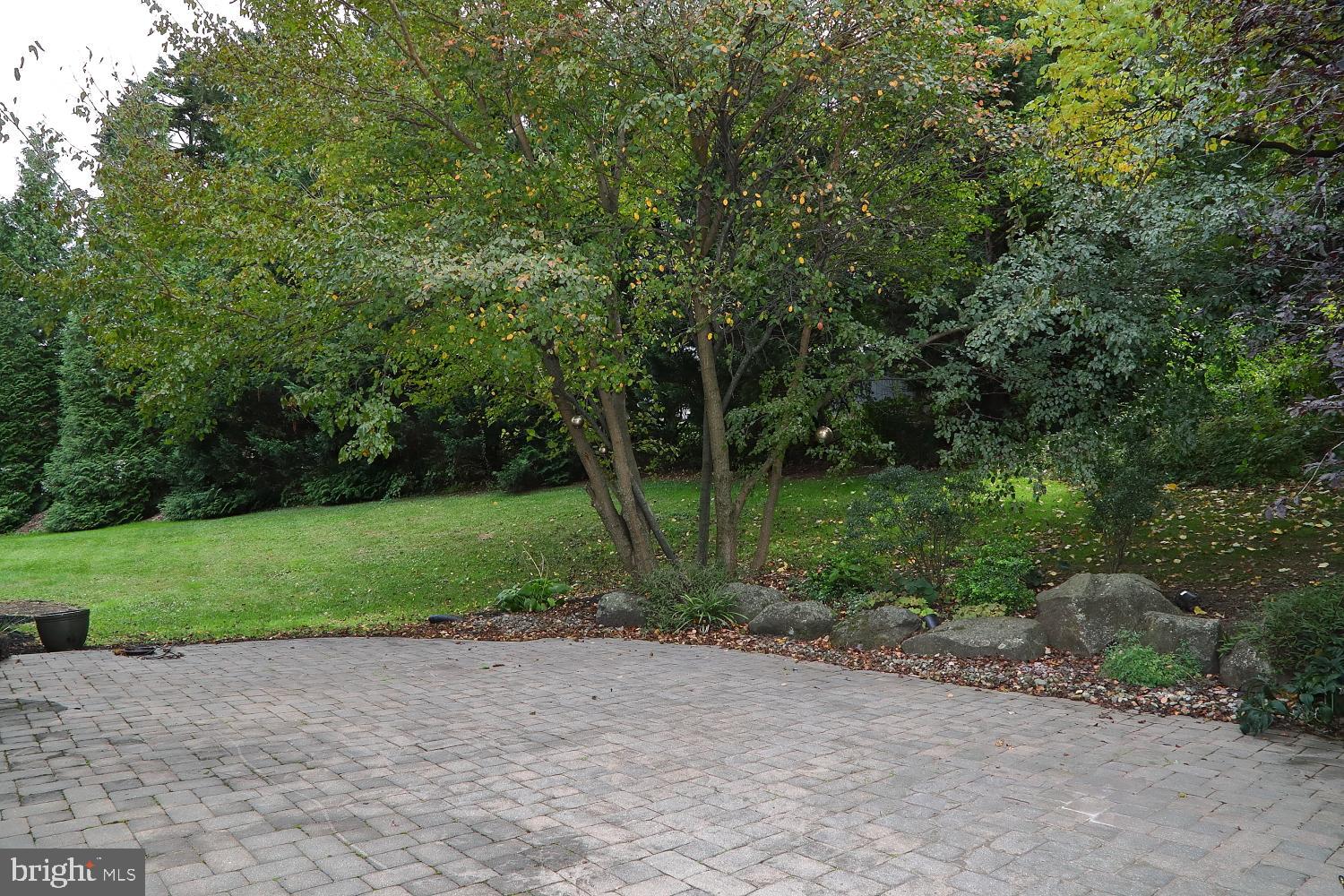 1328 Edgewood Dr