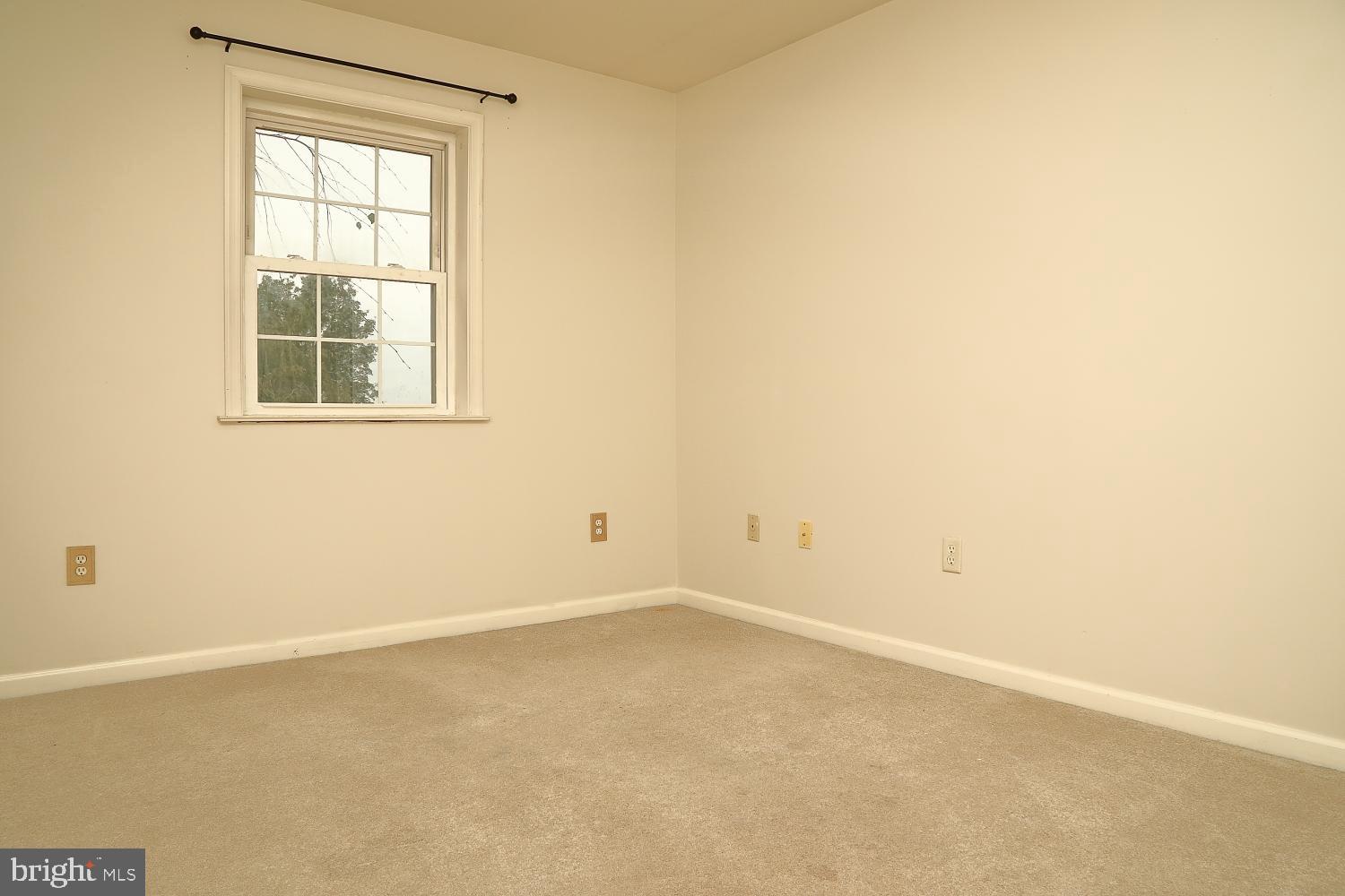 1328 Edgewood Dr