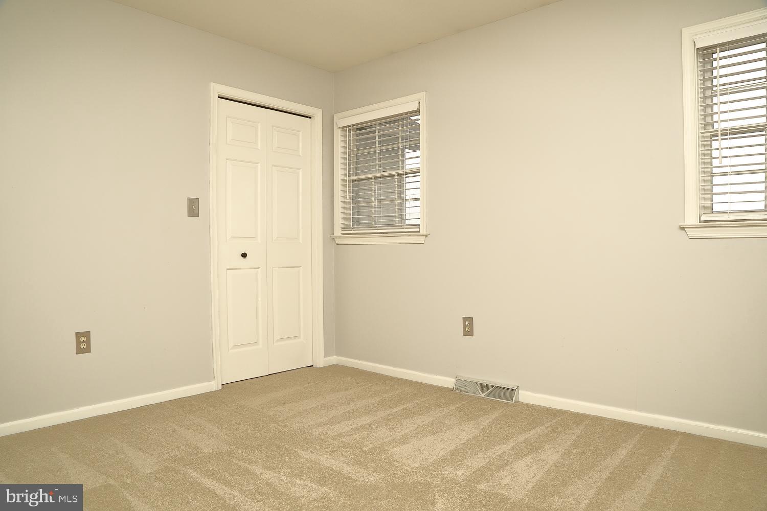 1328 Edgewood Dr