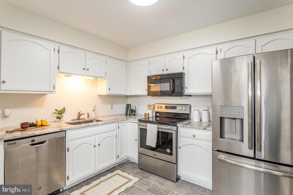 213 Greenview Dr