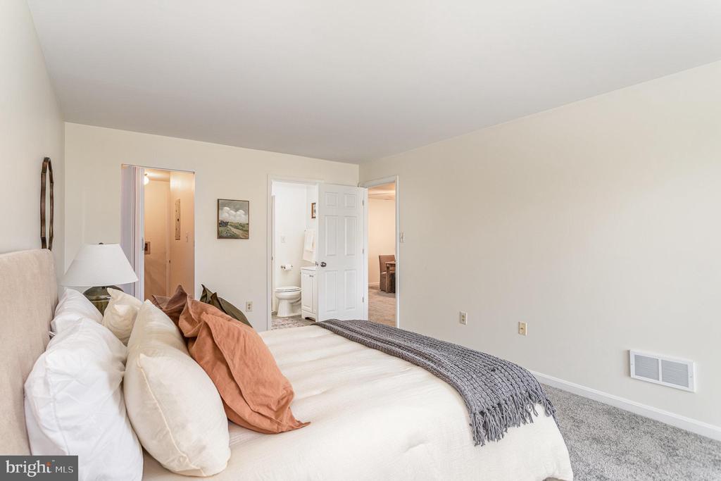 213 Greenview Dr