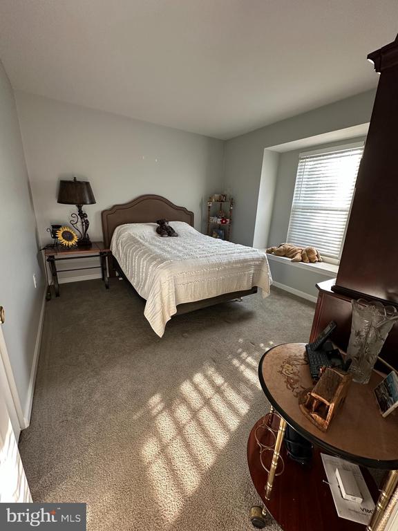 205 Greenview Dr
