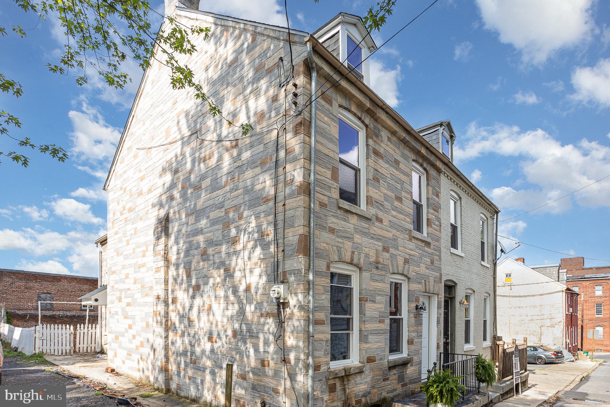 321 W Mifflin St