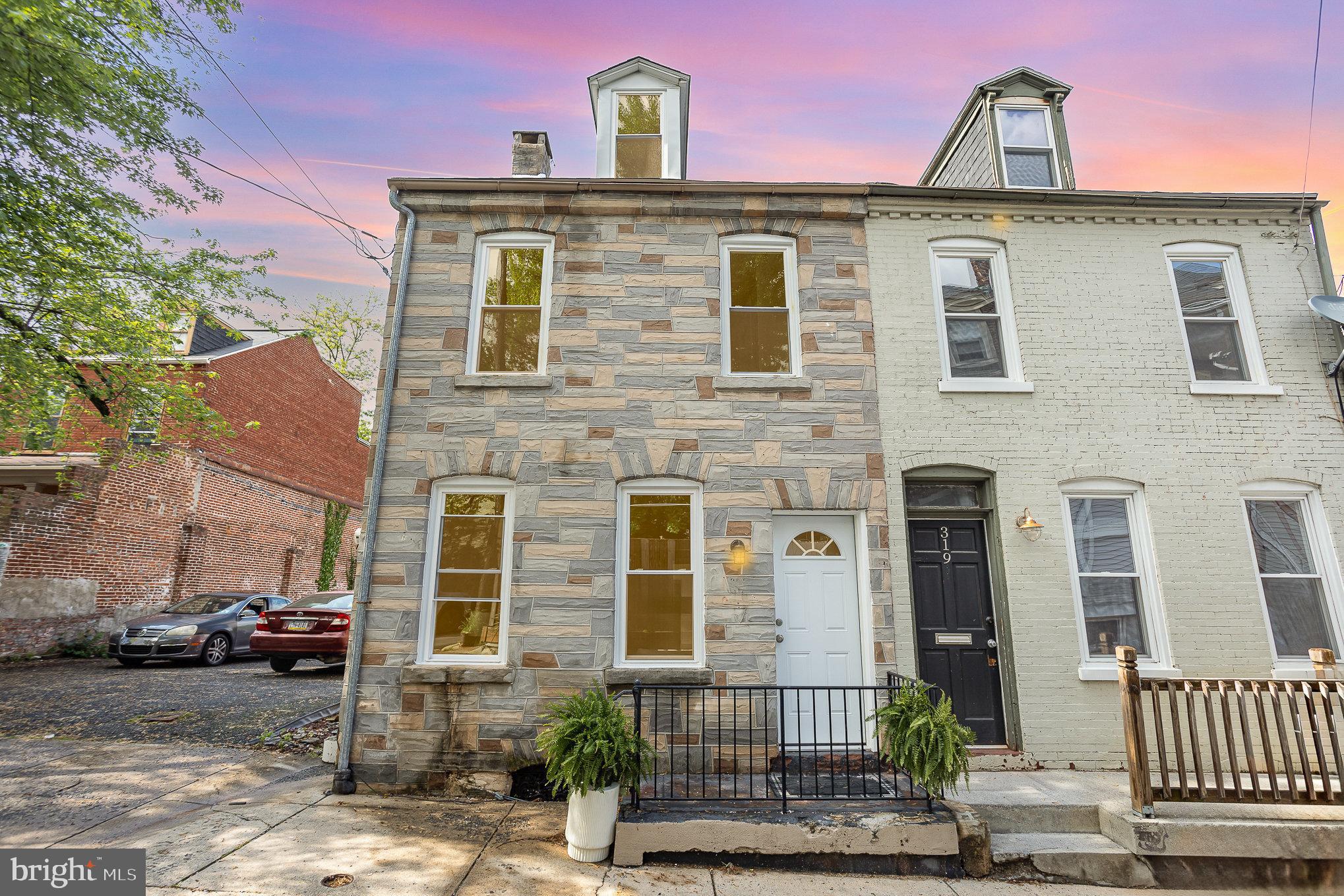 321 W Mifflin St