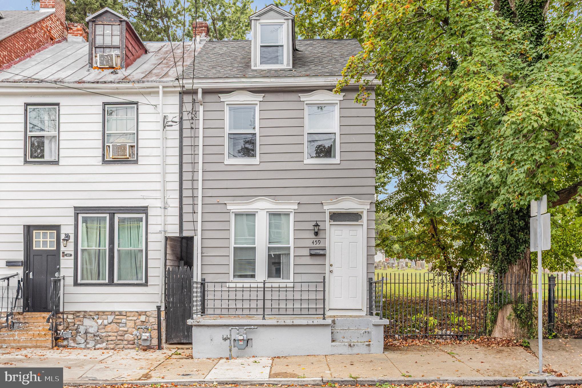 459 S QUEEN STREET