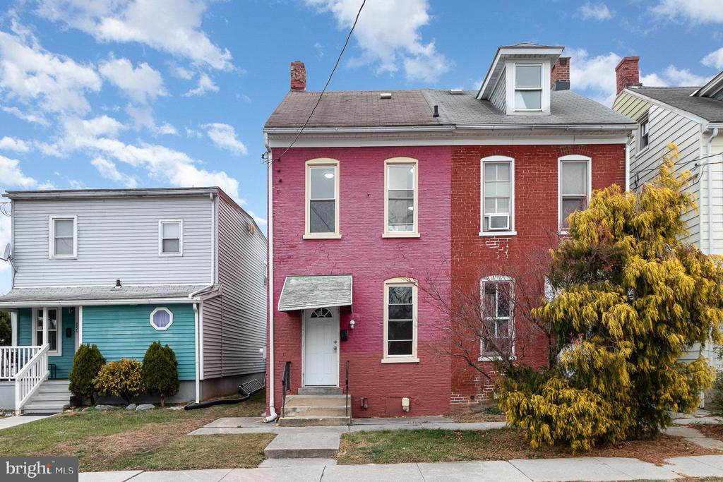 887 E Mifflin St