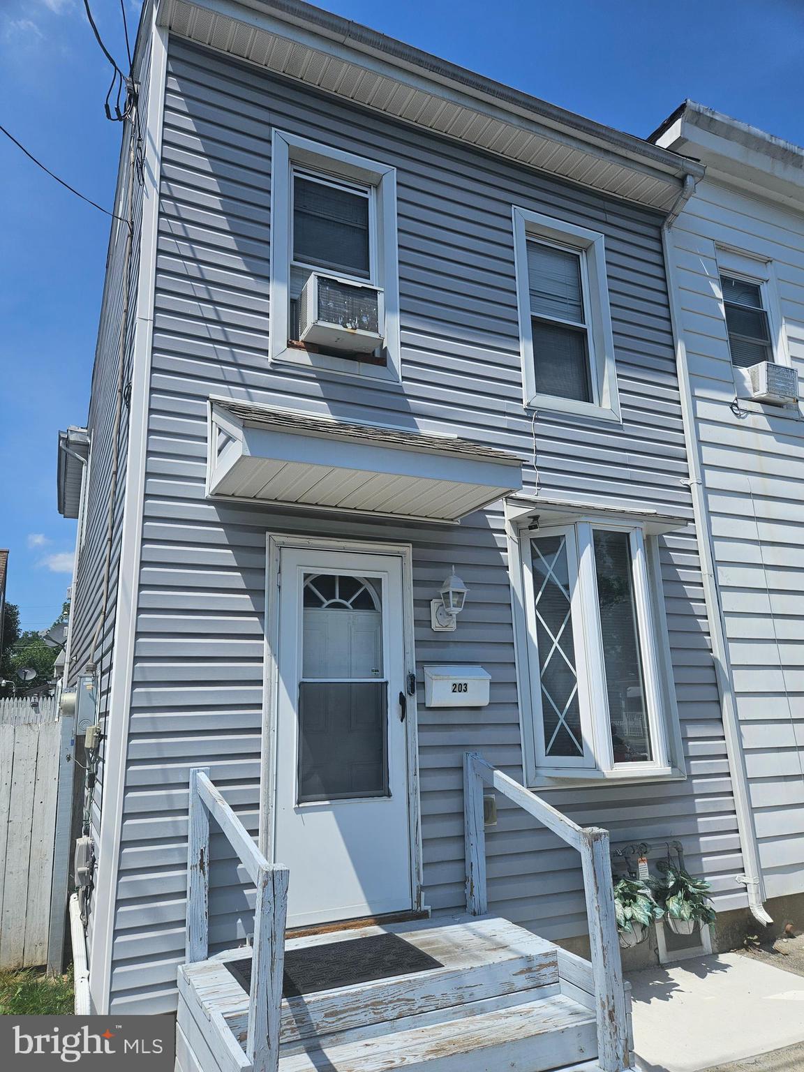 203 Mifflin St