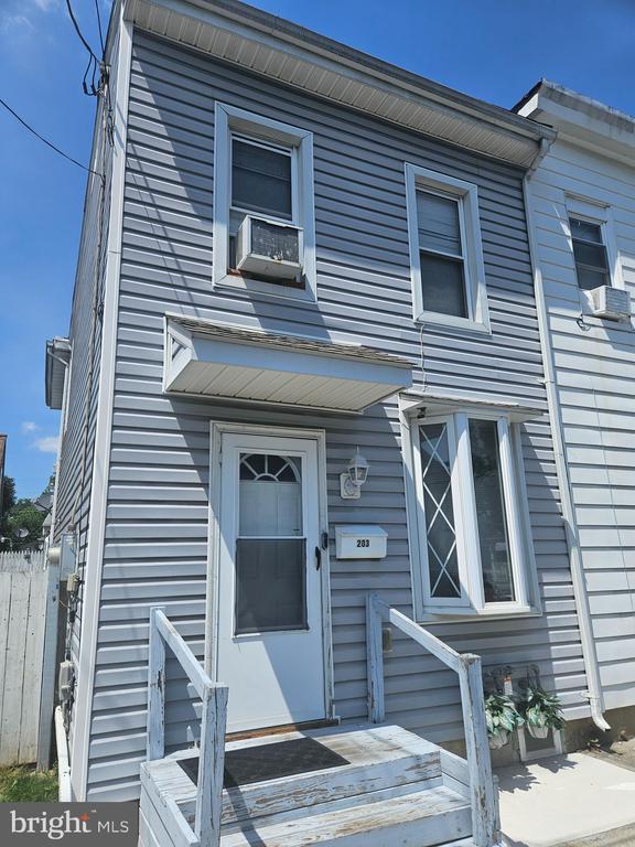 203 Mifflin St