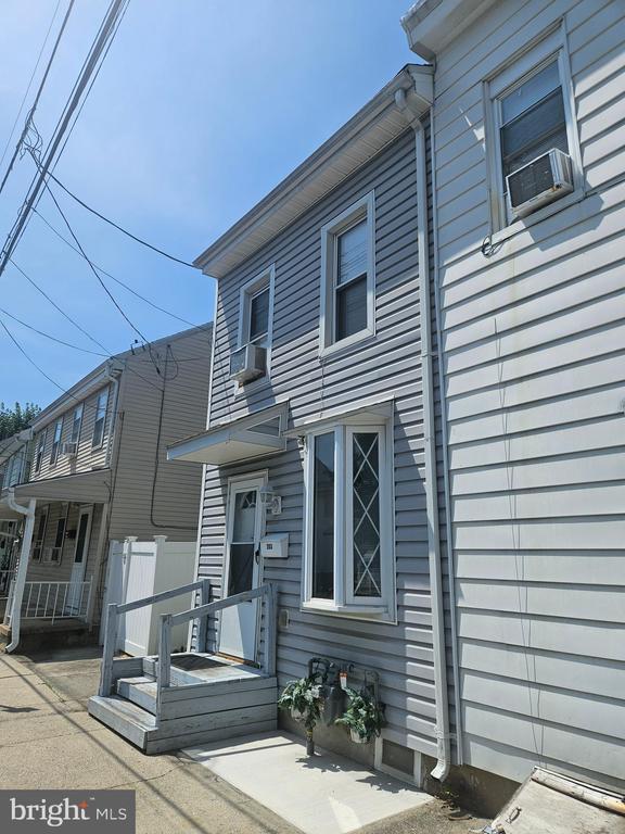 203 Mifflin St