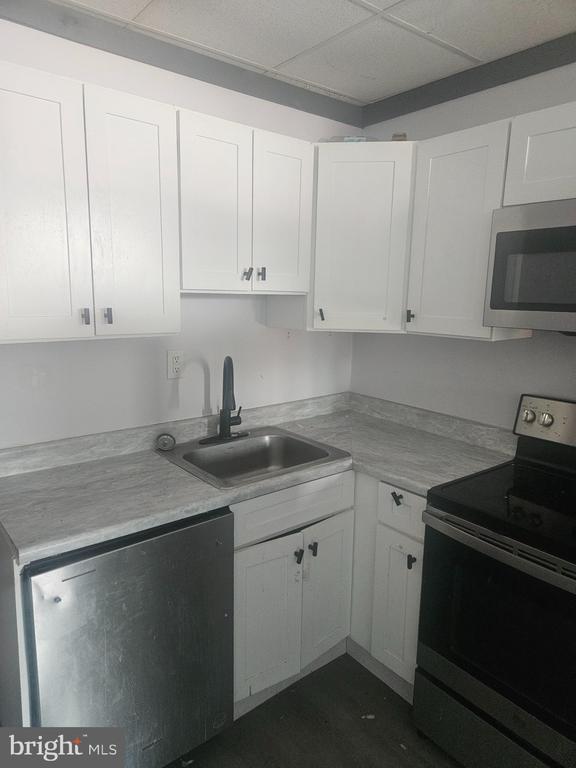 170 VALLEY & 2 SOUTH SPRUCE STREET