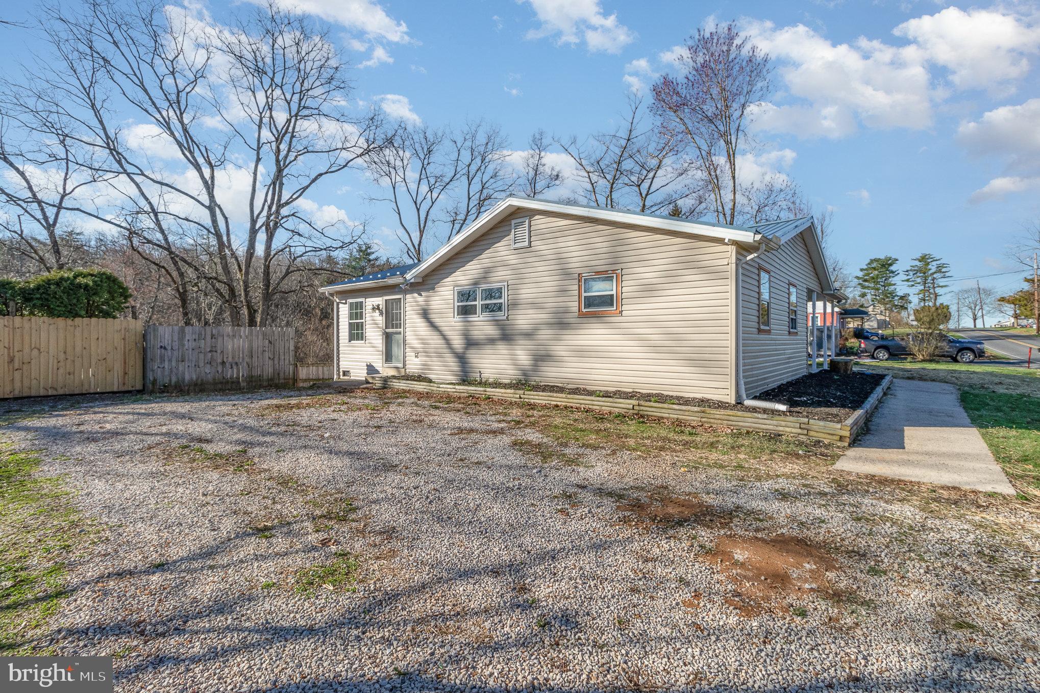 625 Dellville Rd