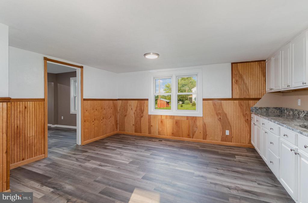 3881 Valley Rd