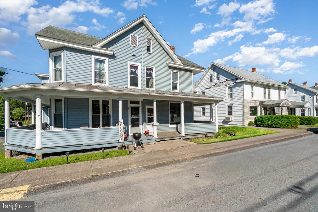 53 N Market St