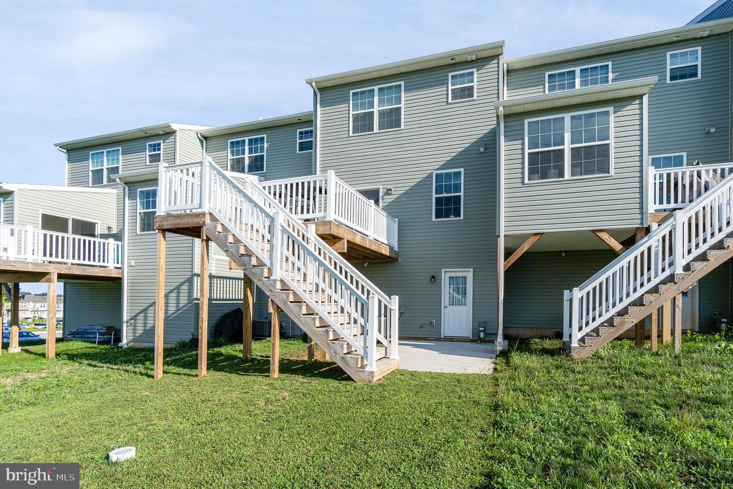 66 Ayrshire Dr