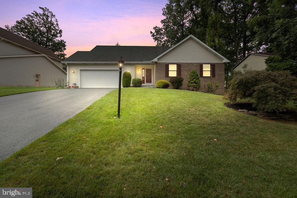6 Amanda Ave