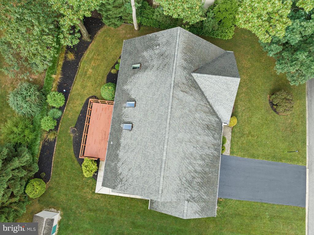 6 Amanda Ave
