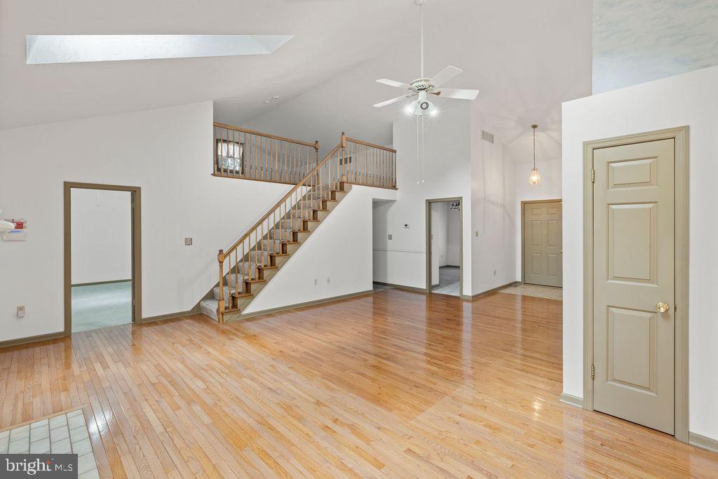 6 Amanda Ave