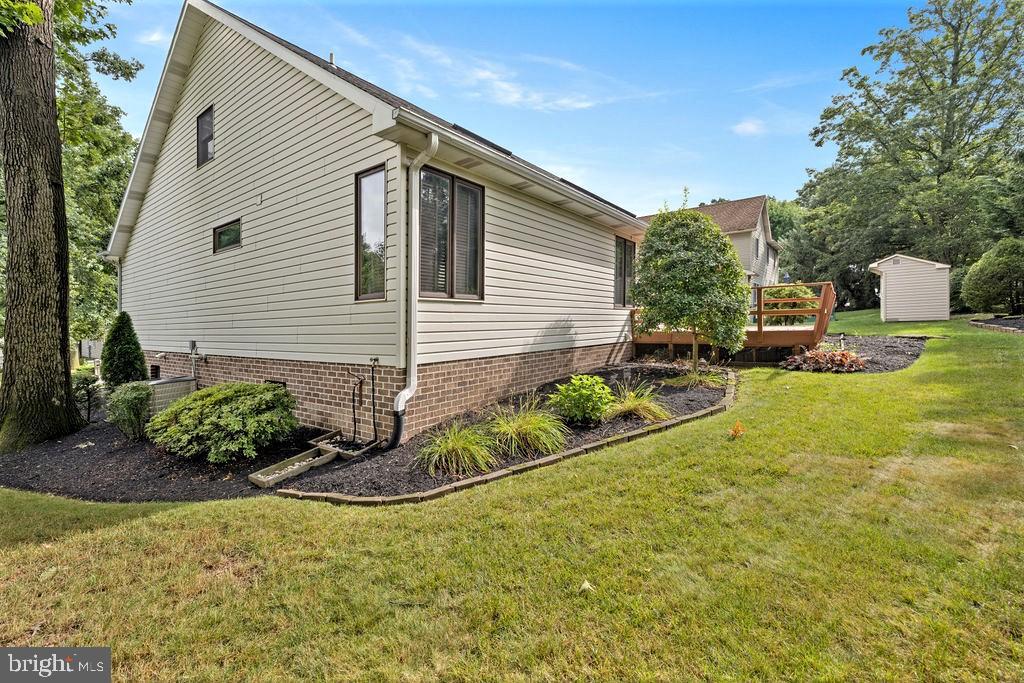 6 Amanda Ave
