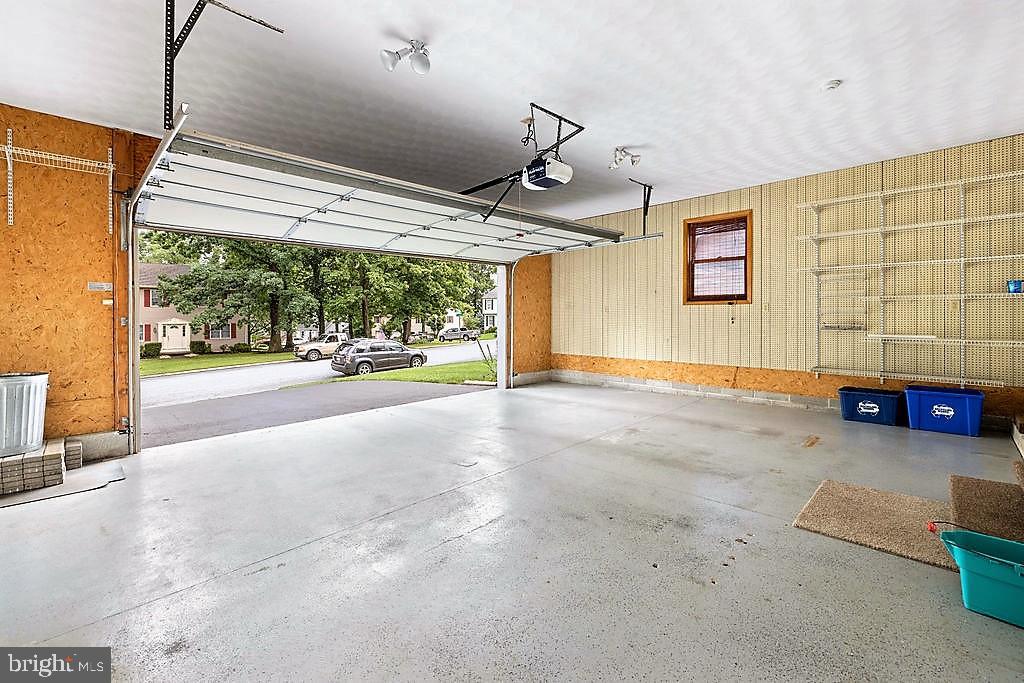 6 Amanda Ave