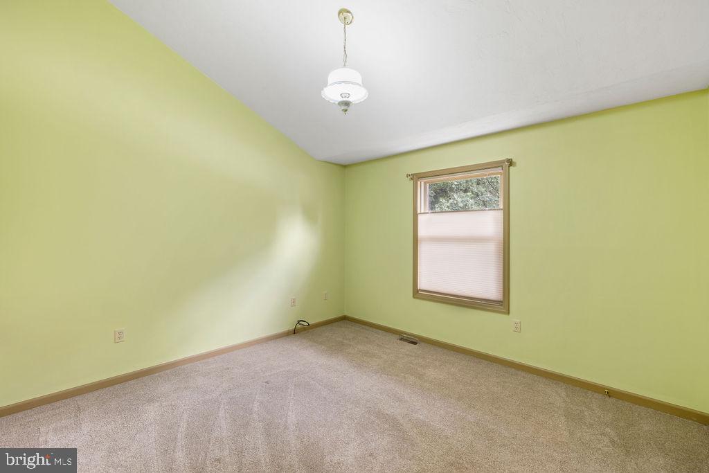 6 Amanda Ave