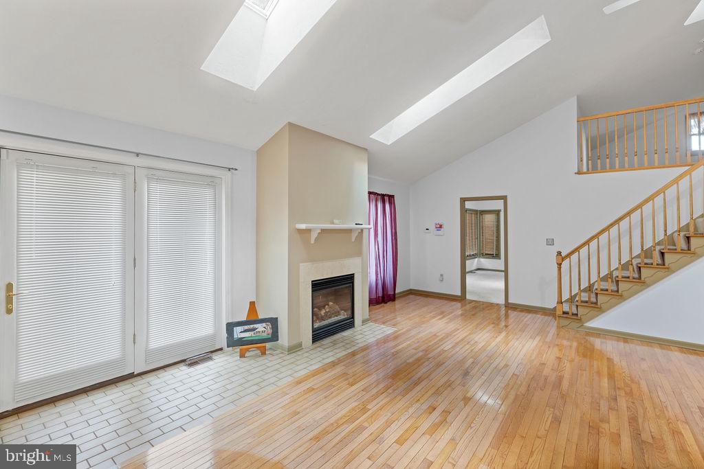 6 Amanda Ave