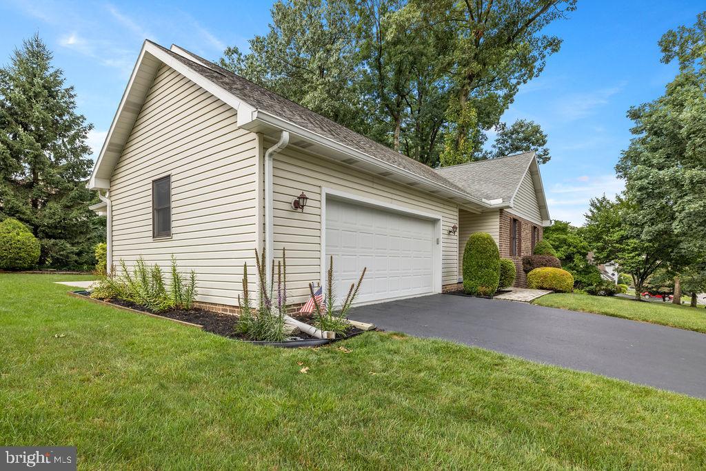 6 Amanda Ave