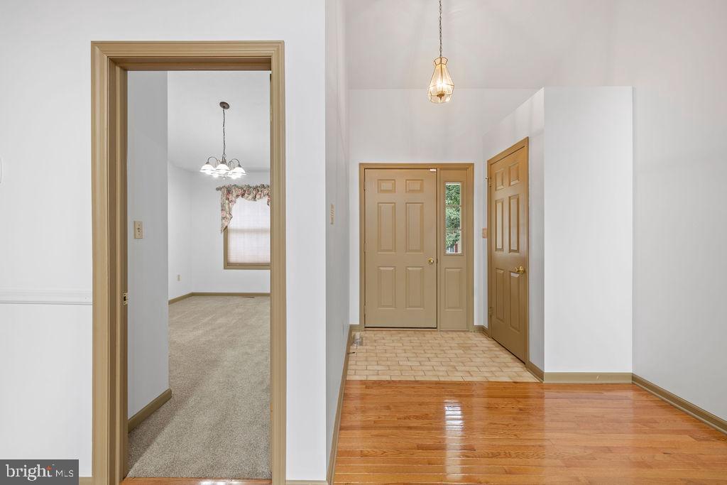 6 Amanda Ave